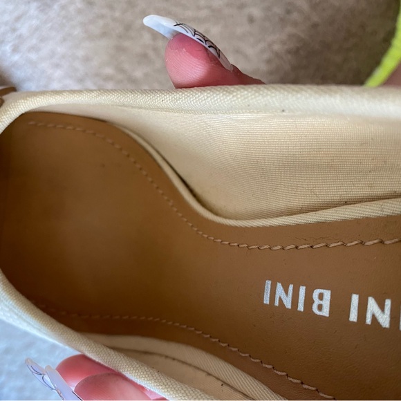 Gianni Bini Cream Peep Toe Pumps - Picture 8 of 11